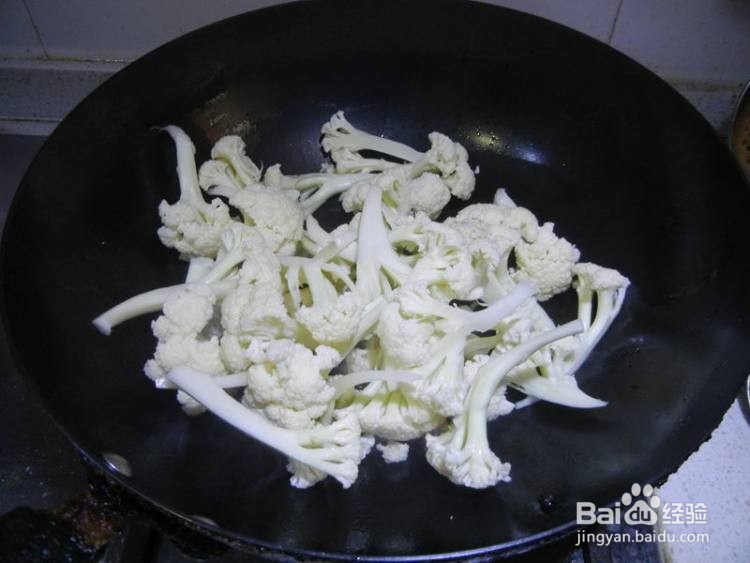 这样做出来的干锅花菜会有肉香味