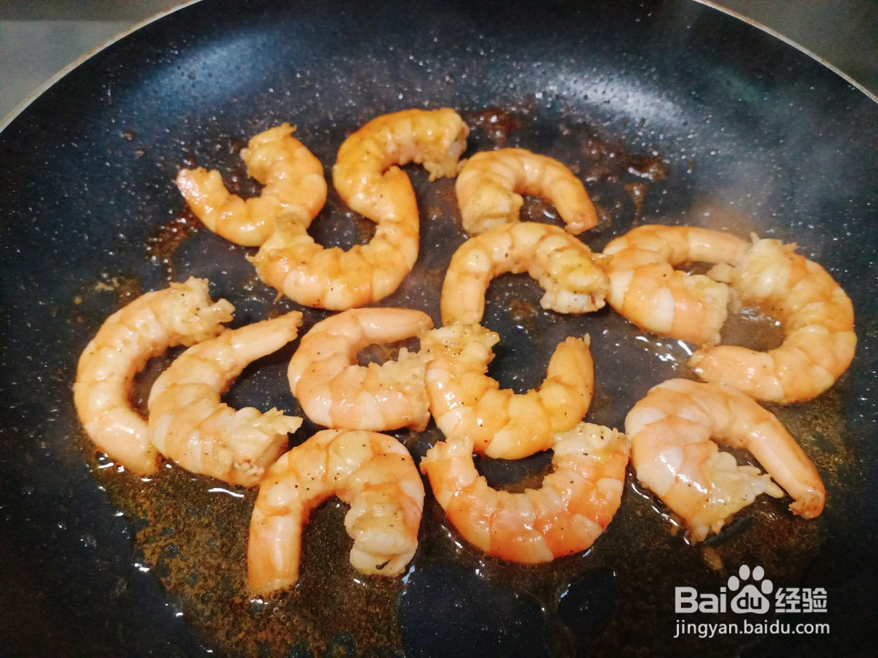 黑椒芦笋口蘑炒虾仁的做法