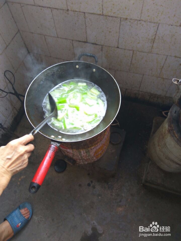 <b>水瓜原味汤的做法，操作简单、好吃、易于吸收</b>