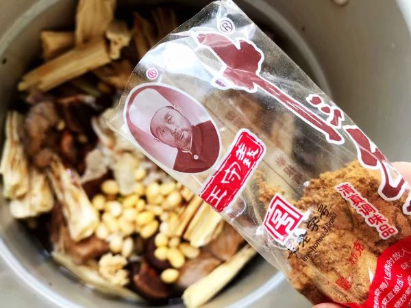 香菇黄豆腐竹烧排骨