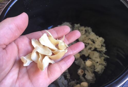 火龙果莲子百合银耳粥