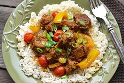 制作椰汁咖喱牛肉饭