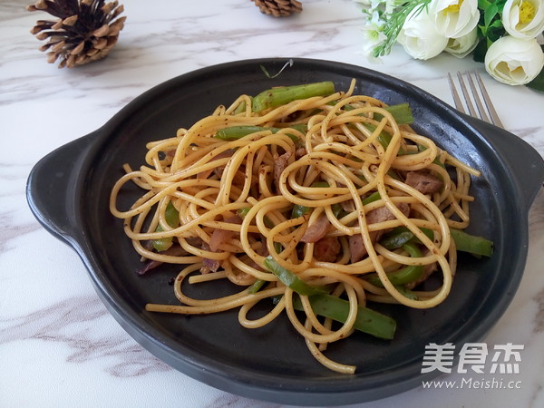 黑椒牛肉炒意面