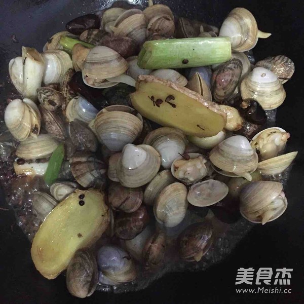 辣炒花蛤的做法