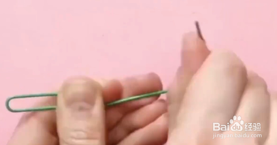 如何给芭比娃娃做一个沙滩椅