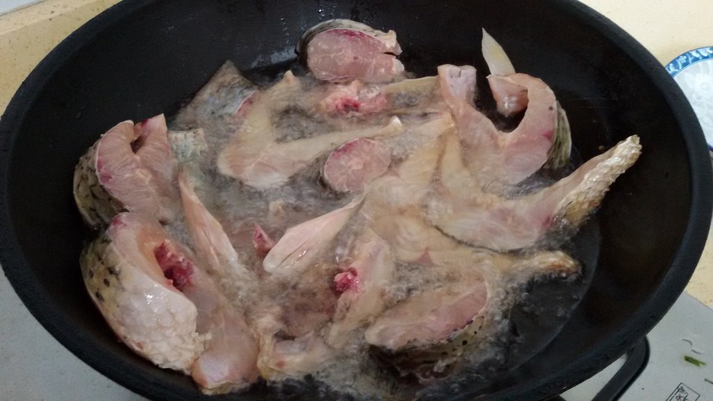 美味的香辣香菇鱼做法，家常必备哦