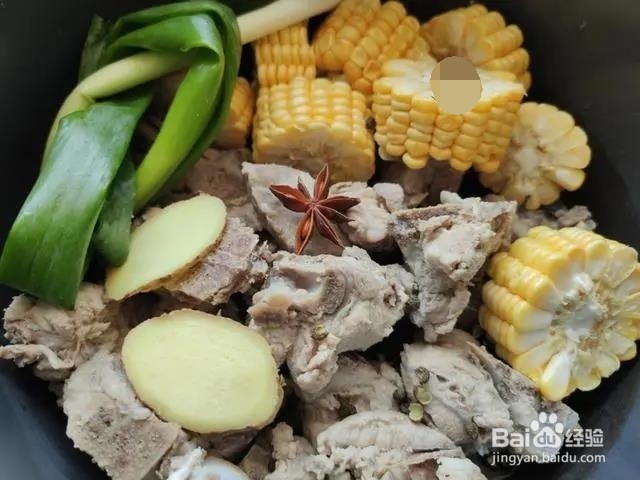 玉米排骨汤的做法