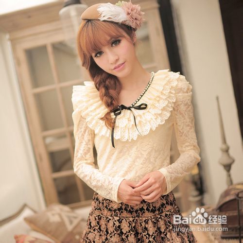 秋天穿出蕾丝的甜美时尚美