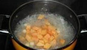 美食汤羹--木瓜银耳莲子汤