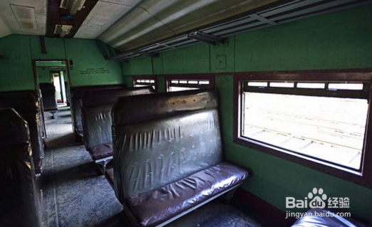 火车靠窗户的座位号分布情况