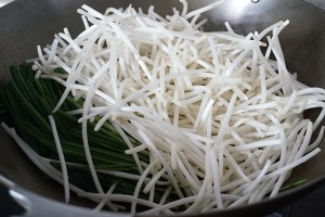 韭菜豆芽的做法