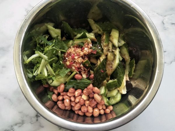 凉拌腐竹木耳黄瓜