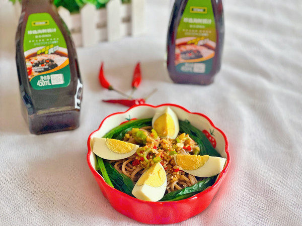 鸡蛋菠菜捞汁荞麦面