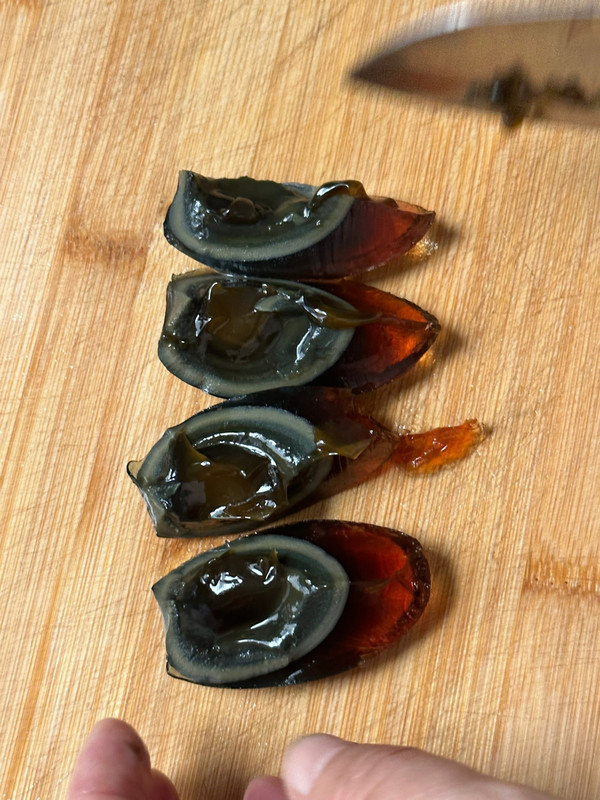 夏季餐桌必吃凉拌皮蛋