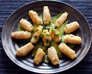 玉骨鸡卷的做法。教你怎么做玉骨鸡卷