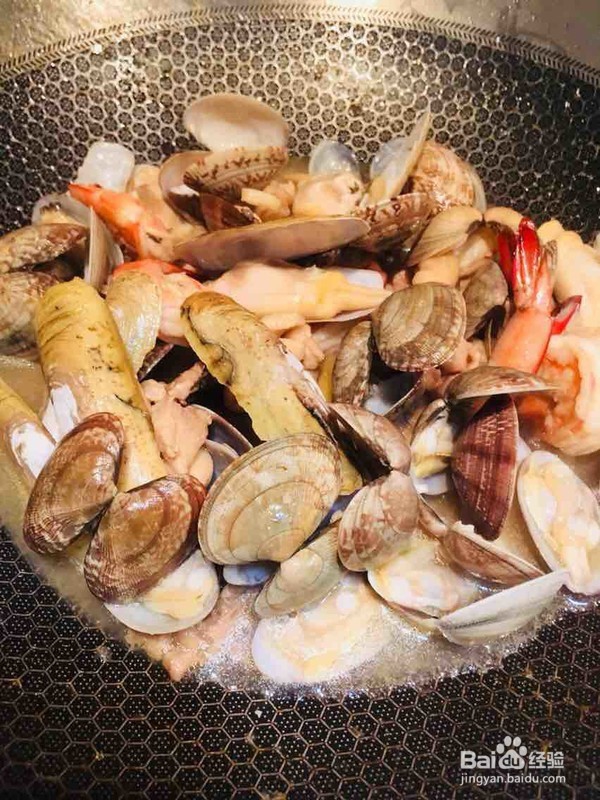 鲜上加鲜的海鲜虾炒鸡做法