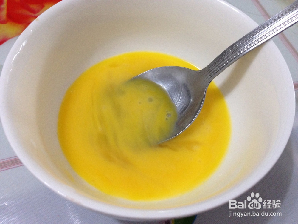 青椒鸡蛋炒饭配番茄酱的吃法