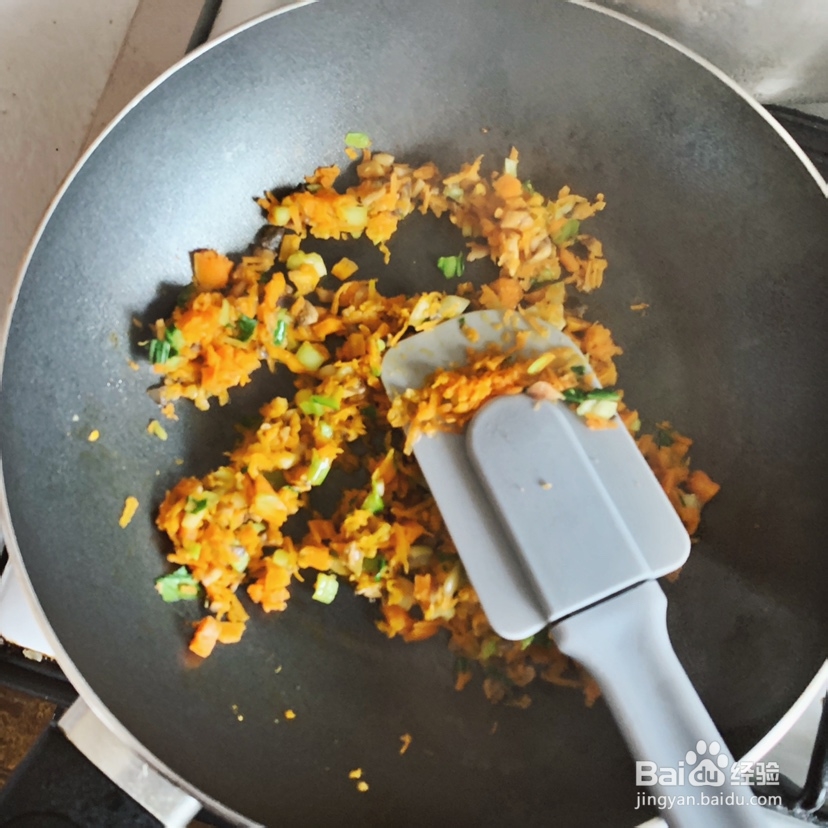 牛肉虾皮蘑菇拌饭