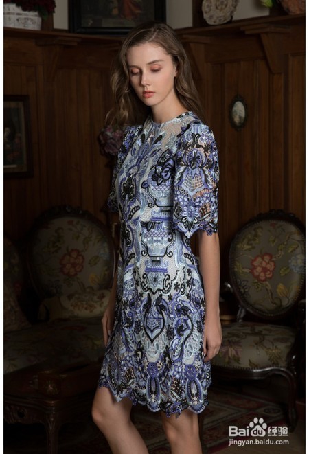 根据自己的体型选择适合自己的服装