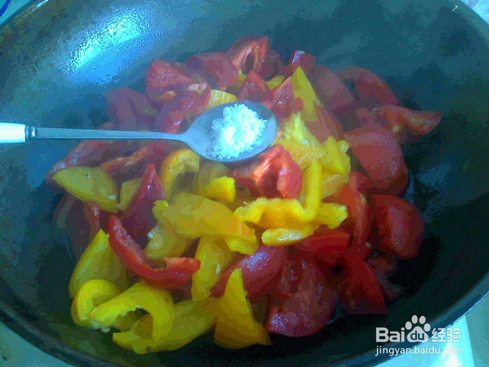 #美食#老年人怎样用西红柿焖大辣椒