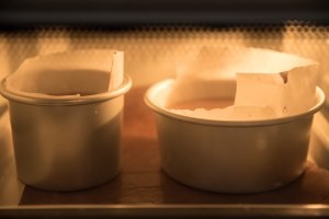 圣诞棉花糖奶油霜滴落树桩蛋糕的美味做法