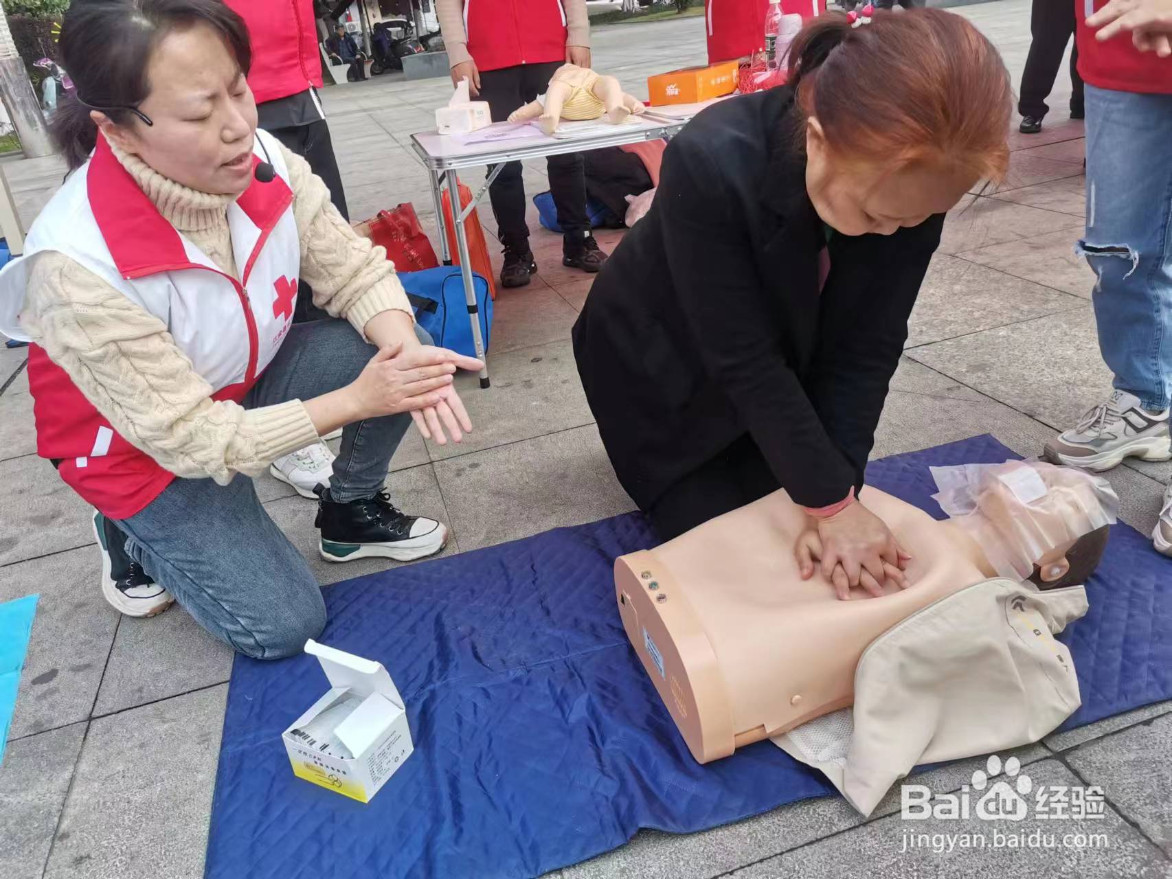 “生命接力”应急救护培训进社区