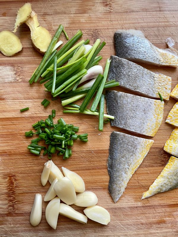 红烧黄花鱼柳焖年糕