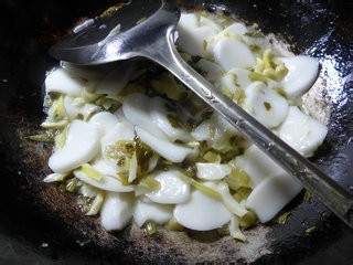 雪菜笋尖炒年糕