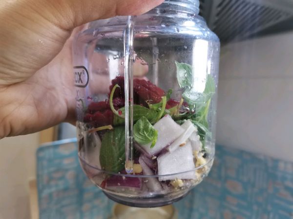 甜菜头罗勒意大利面