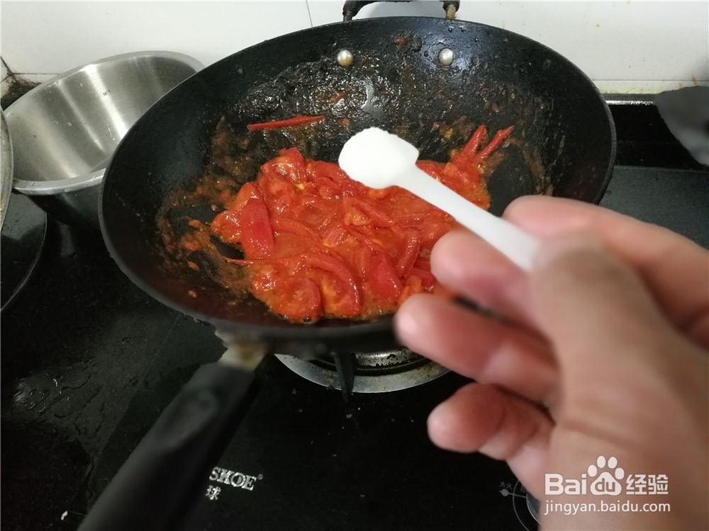 鸡蛋饼盖浇西红柿