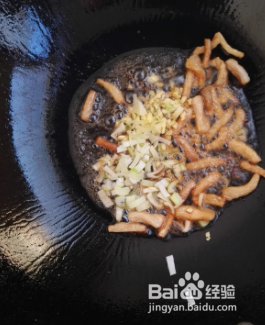 如何做出好吃美味的黄瓜黑木耳炒五花肉