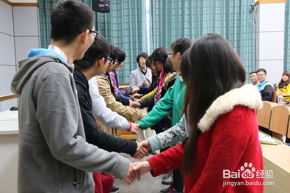 女性如何与他人进行交流