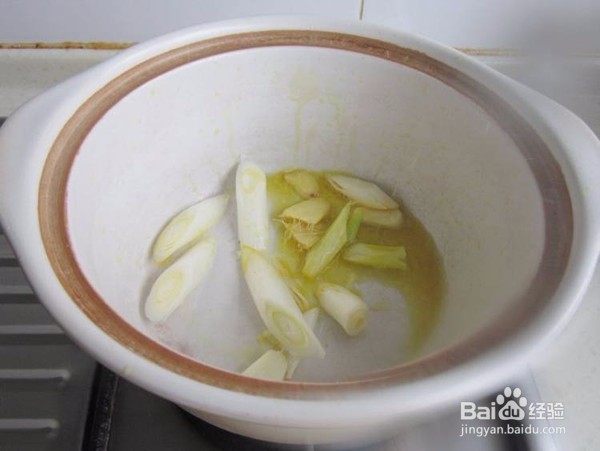 怎么做鸭血豆腐煲