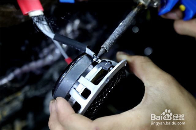 广州宝马X5过顺德音响改装升级作业