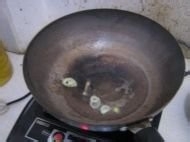 酸豆角炒肉块