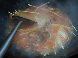 西红柿鸡蛋酥肉面怎么做？