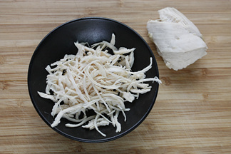 凉拌菠菜手擀面
