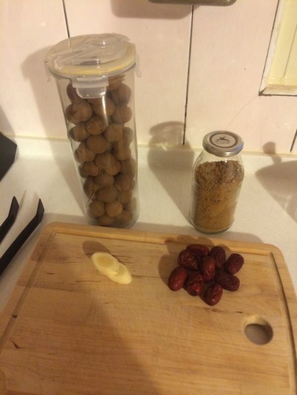 红枣桂圆姜汤茶