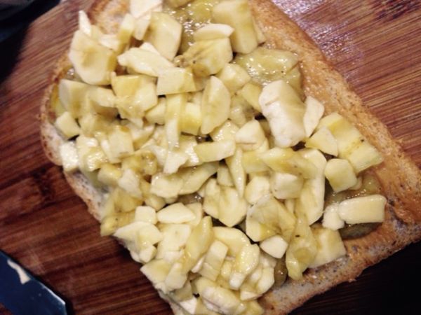 花生巧克力肉桂香蕉三明治