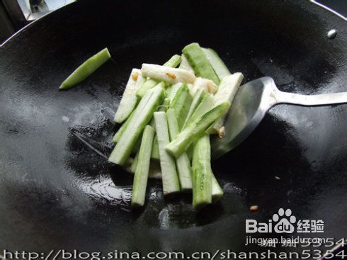 竹笙扒胜瓜的做法