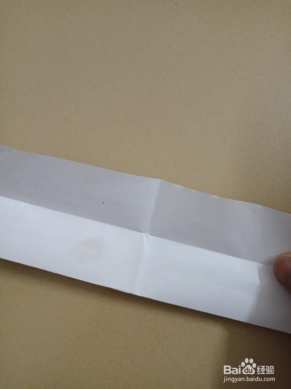 小时的玩具纸手枪