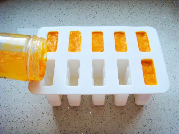 #《风味人间》美食复刻大挑战#芒果酸奶冰棒