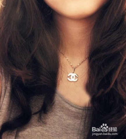 夏天锁骨链搭配技巧