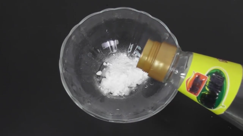 如何清理油烟机上的油垢