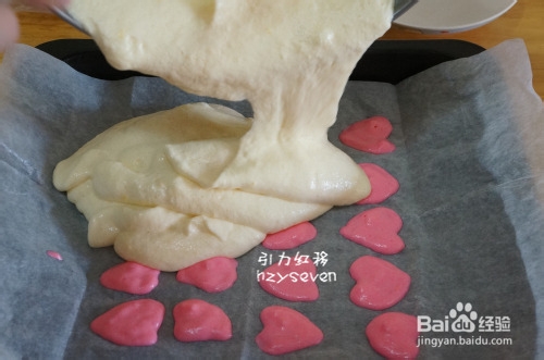 怎样做草莓彩绘戚风蛋糕卷