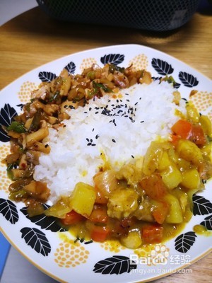 咖喱榨菜鸡丁双拼饭的做法