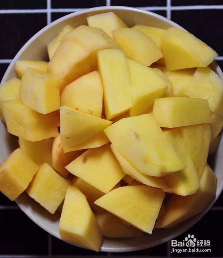 土豆炖牛腩的做法