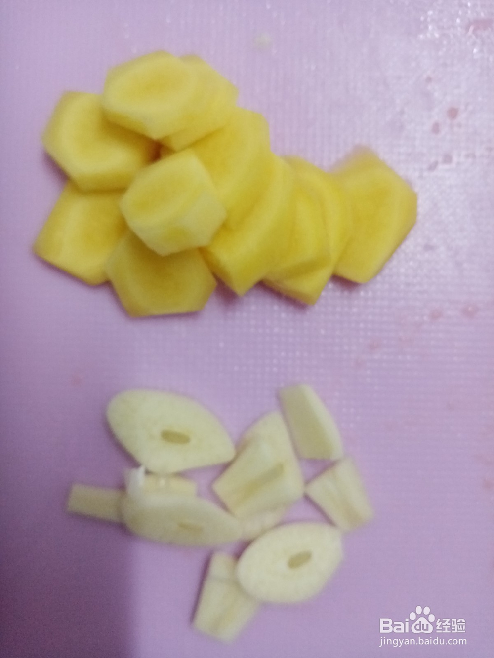 青红甜椒爆炒肥肠