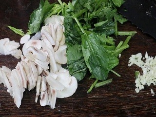 菠菜口蘑松饼怎么做？