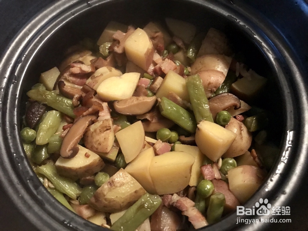 应该这样做香菇腊肉焖饭